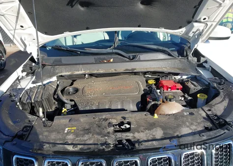 2020 Jeep Compass Sun And Safety 4X4 z USA, uszkodzony, nr VIN 3C4NJDBB5LT258482